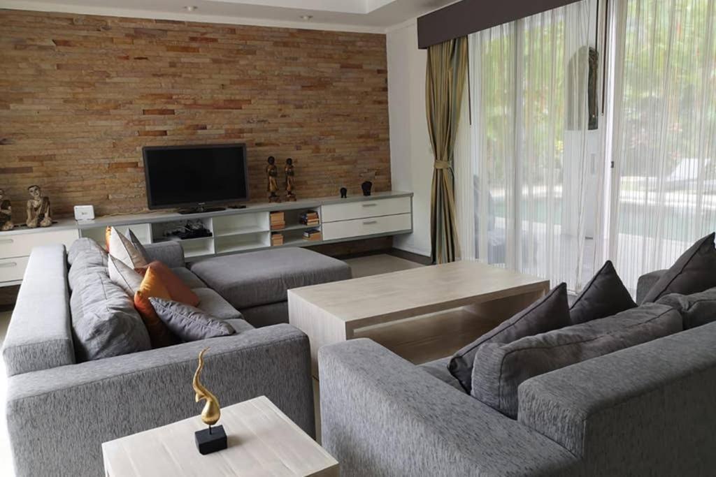 4 Bedroom Villa Kamala Beach Phuket Екстер'єр фото